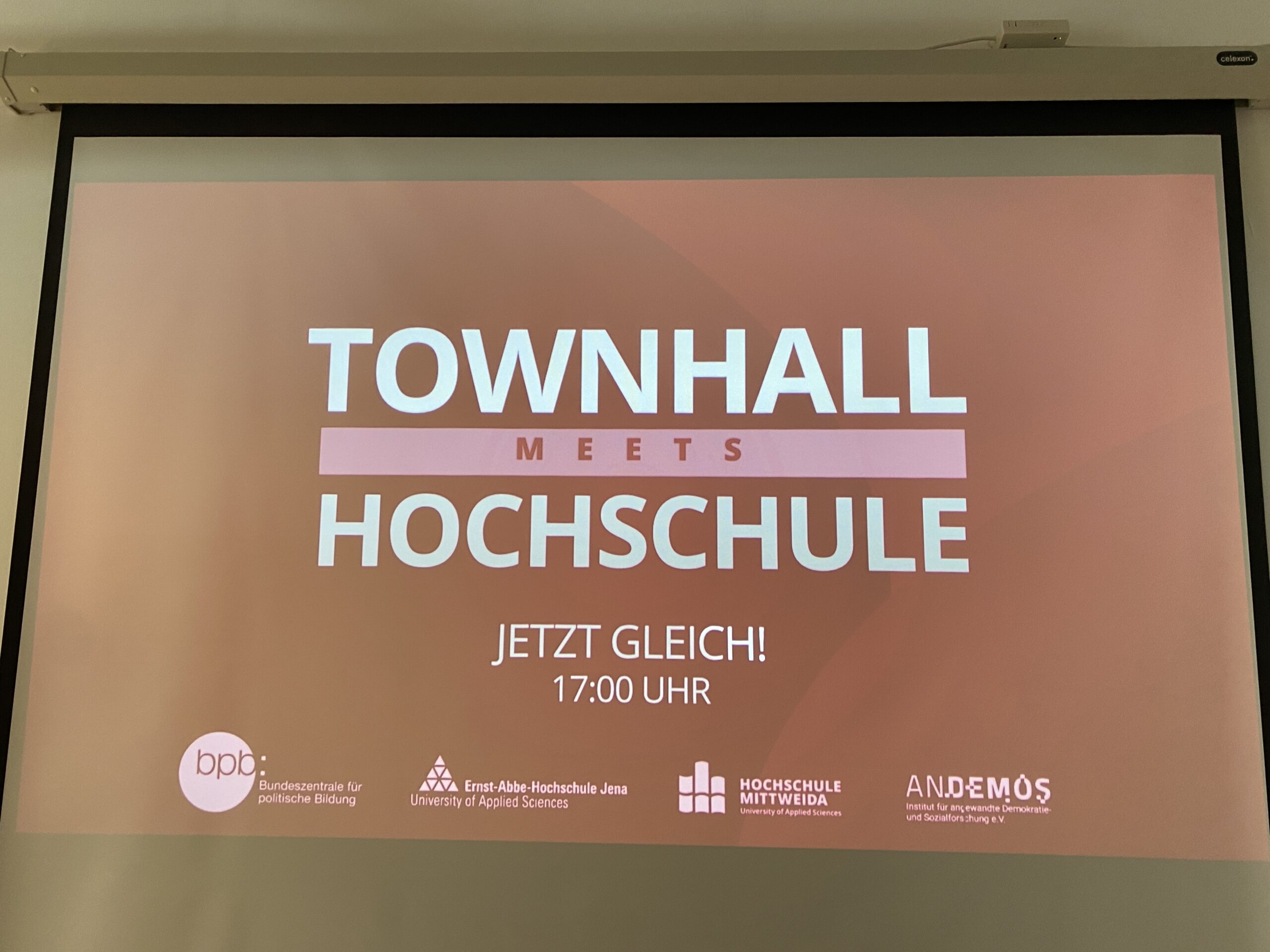 Townhall meets Hochschule im Weltclub Dresden